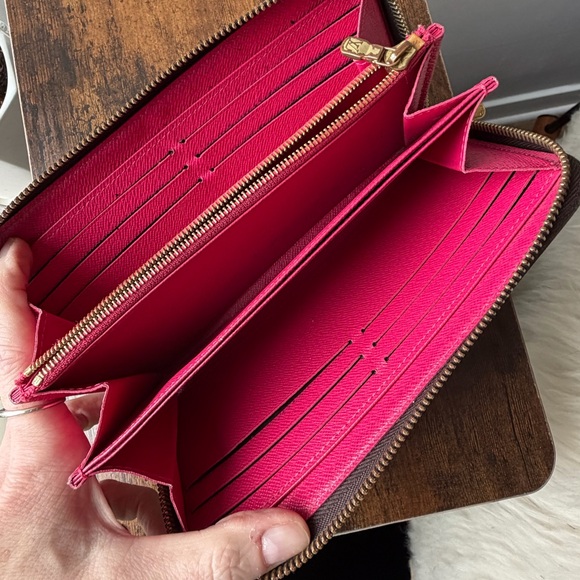 Louis Vuitton Chain Flower Monogram Zippy Wallet Pink - Limited Edition - Picture 8 of 14